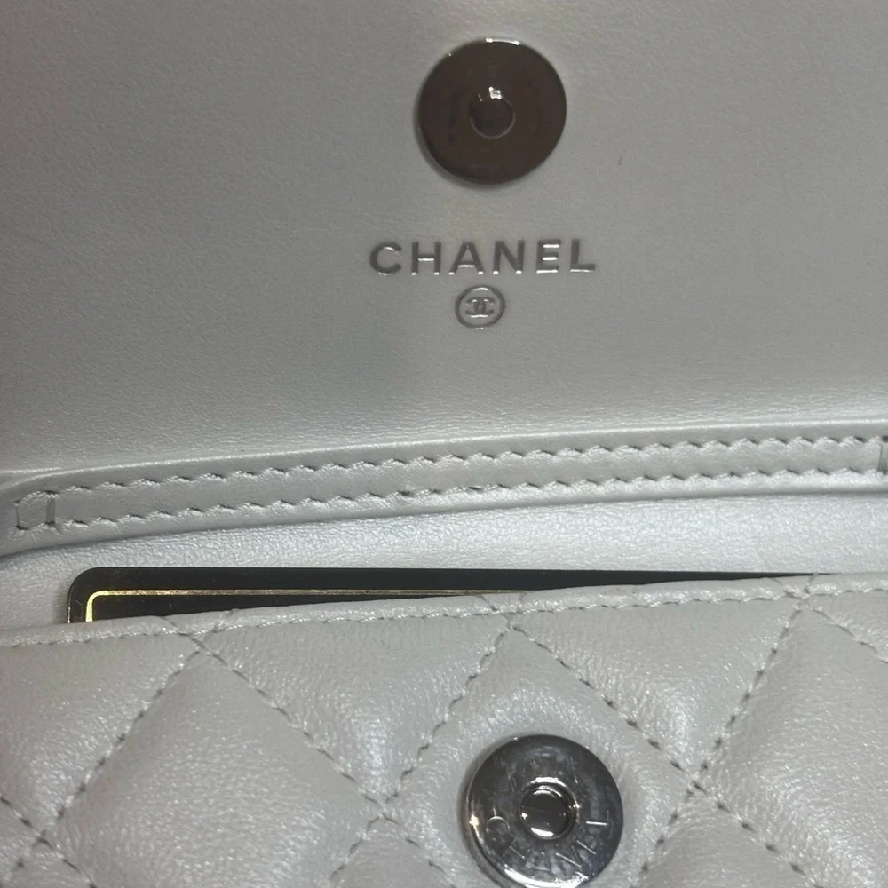 CHANEL MAXI PEARLS Clutch With Chain Bag - Picture 4 of 13